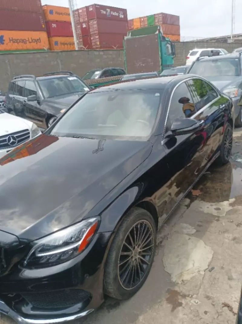 Mercedes-Benz C 300   - 2019
