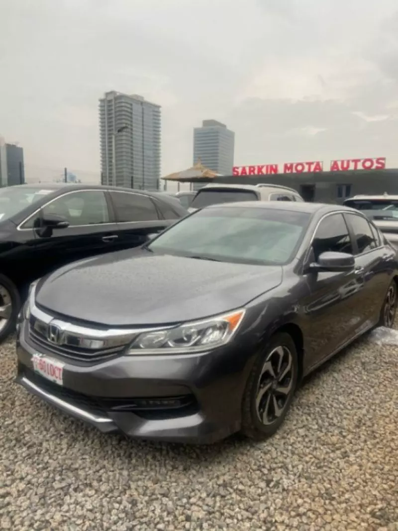 Honda Accord   - 2016