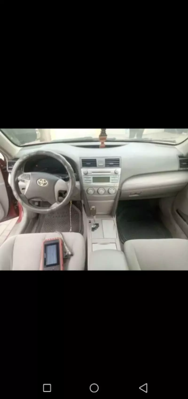Toyota Camry   - 2010