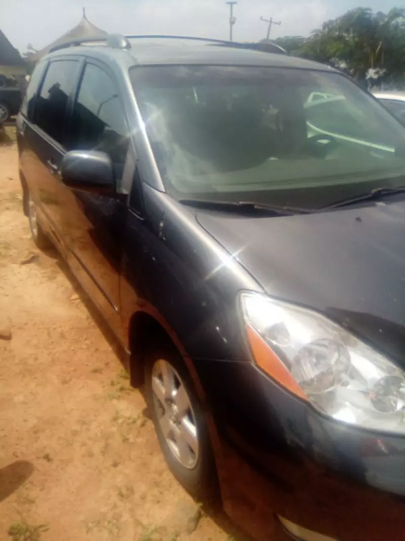 Toyota Sienna - 2008
