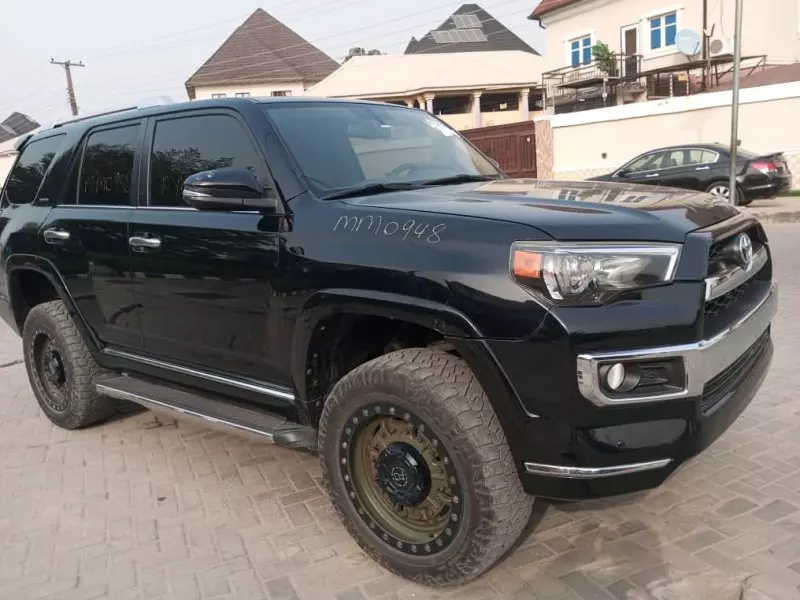 Toyota 4-Runner   - 2016