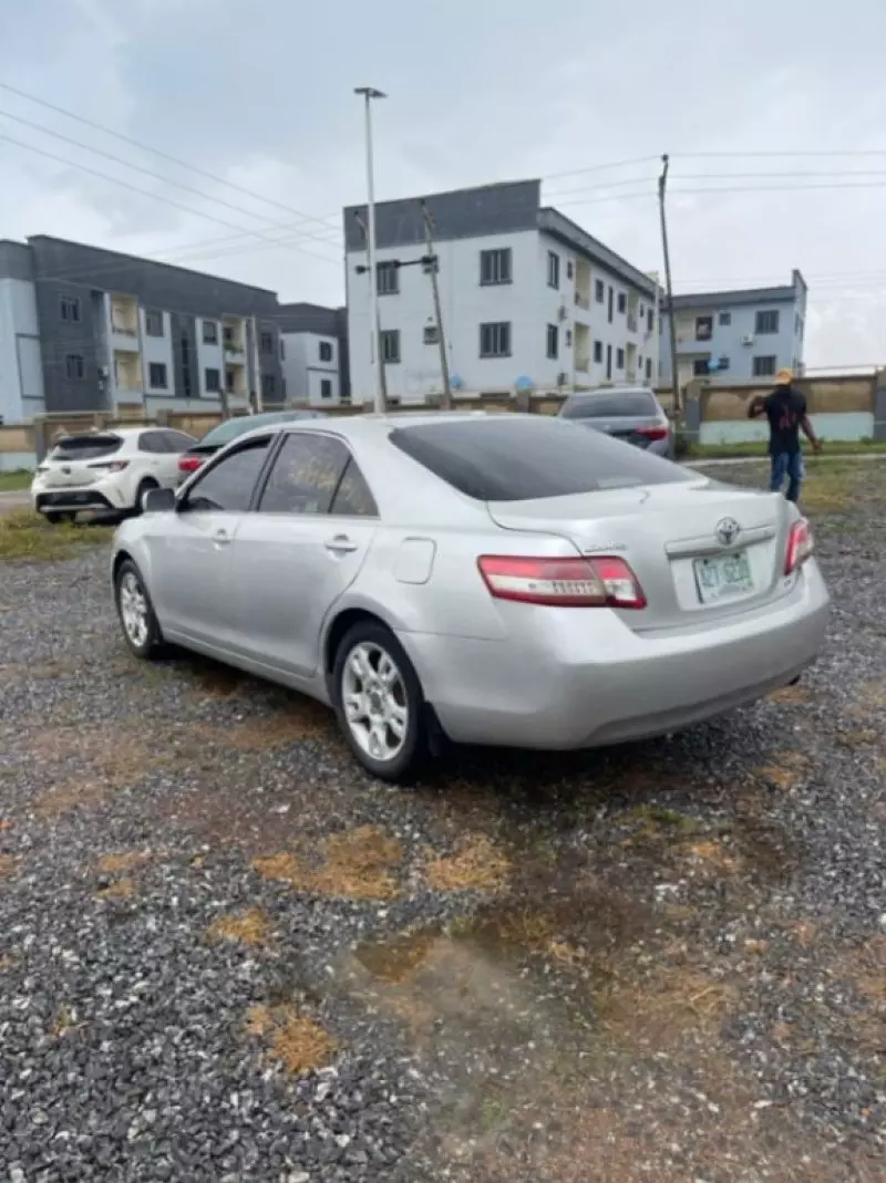 Toyota Camry   - 2009