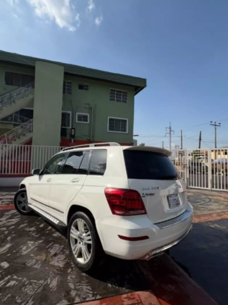 Mercedes-Benz GLK 350   - 2013