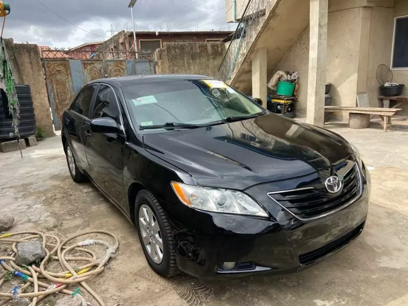 Toyota Camry   - 2009