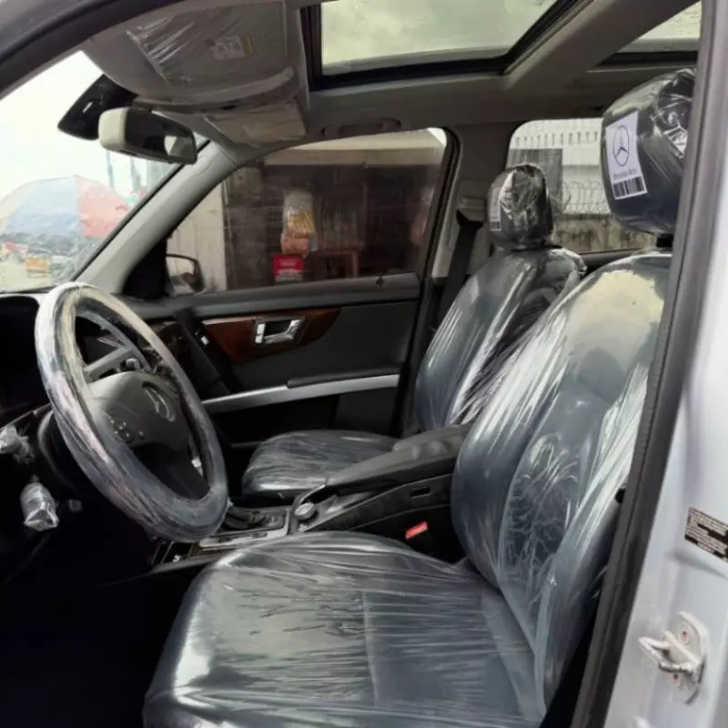Mercedes-Benz GLK 350   - 2010
