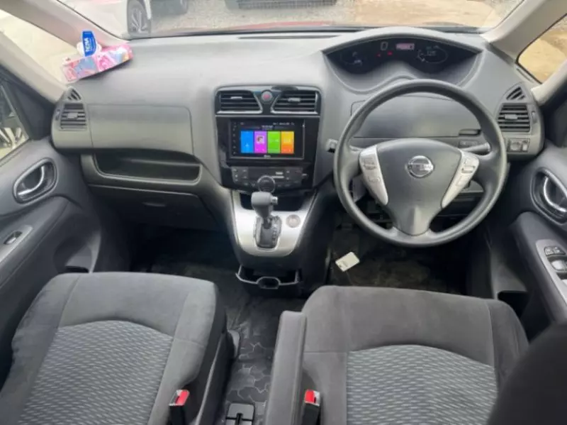 Nissan Serena Hybrid    - 2016