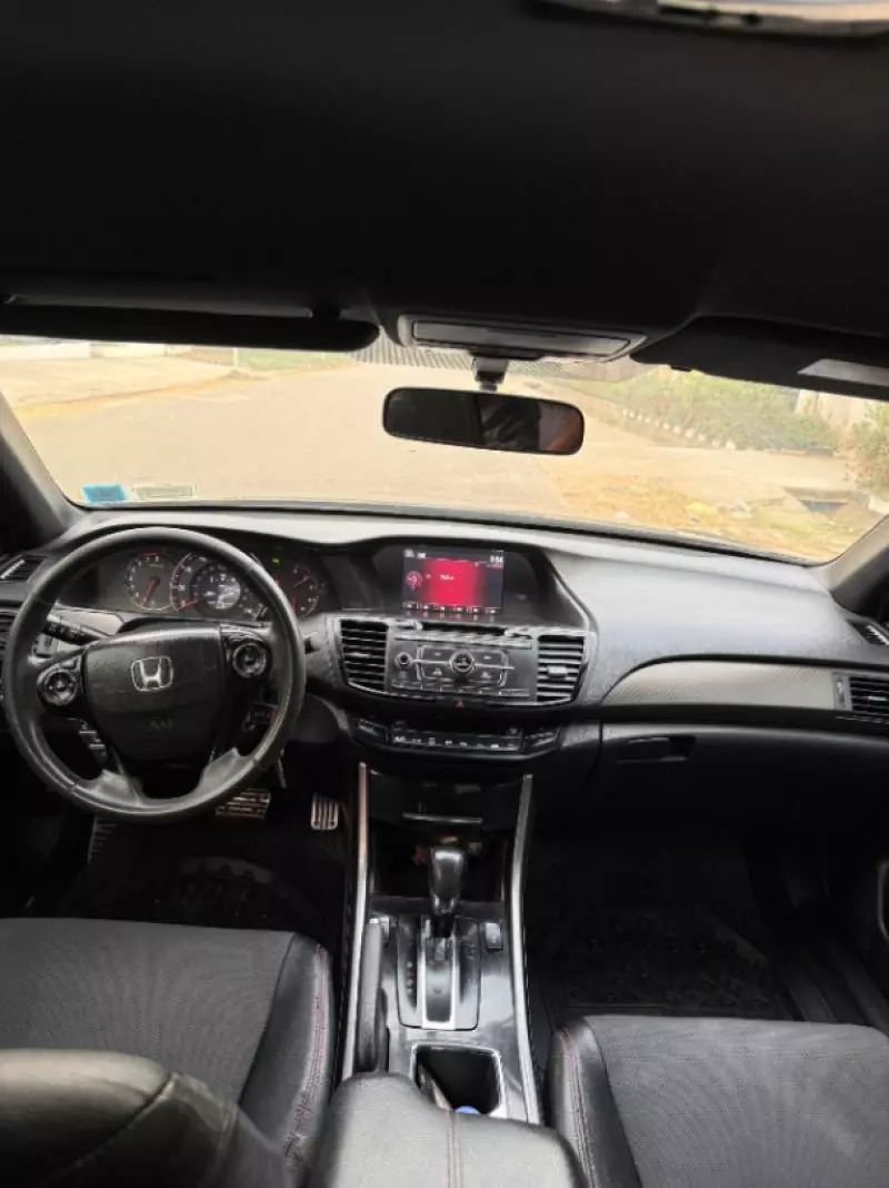 Honda Accord   - 2017