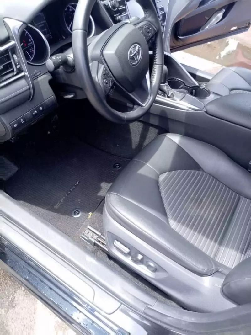 Toyota Camry   - 2018
