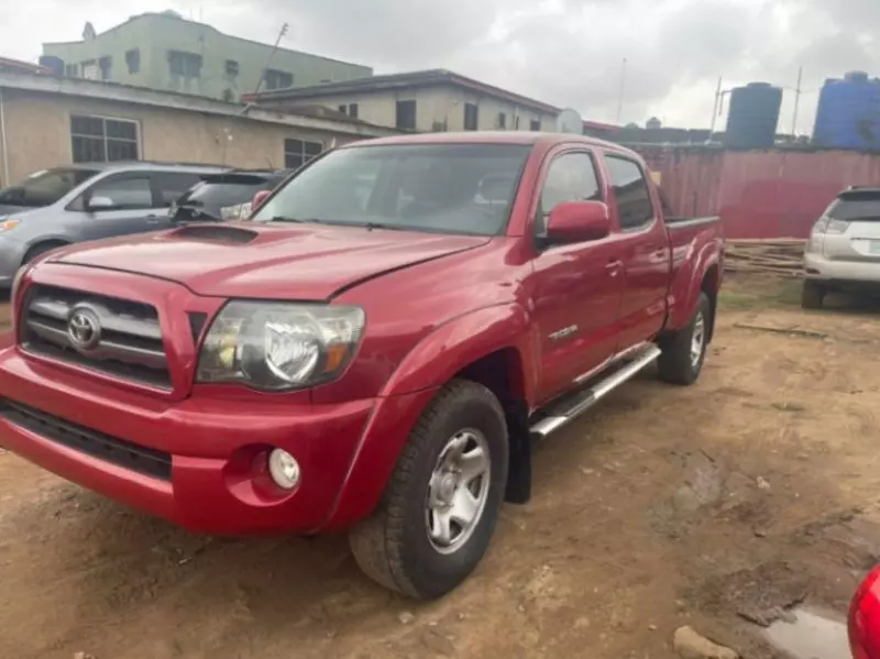 Toyota Tacoma   - 2008