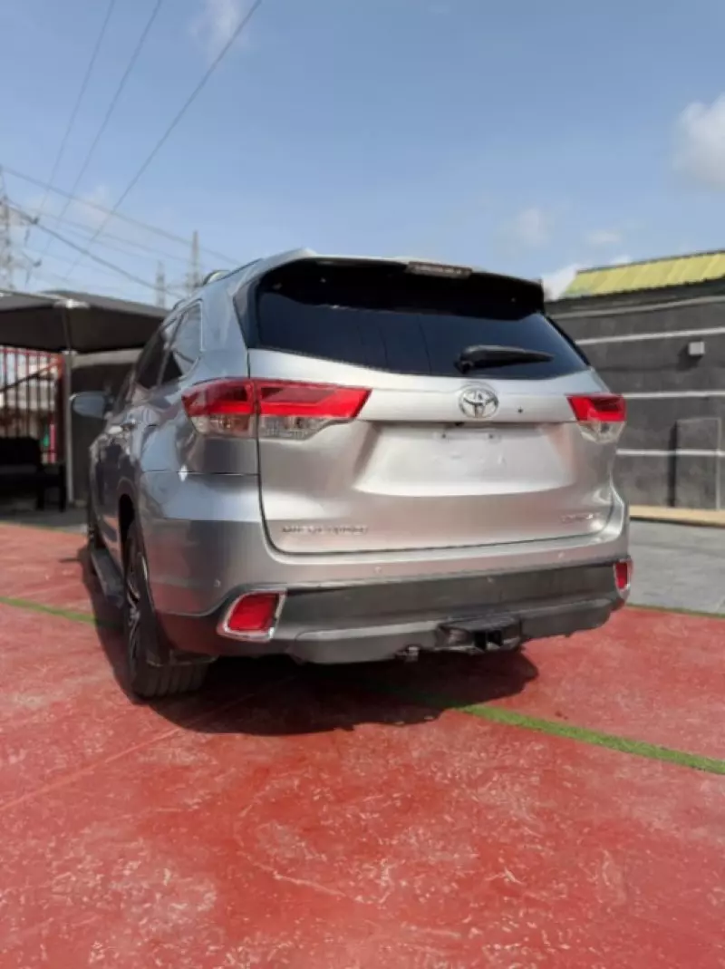 Toyota Highlander   - 2015