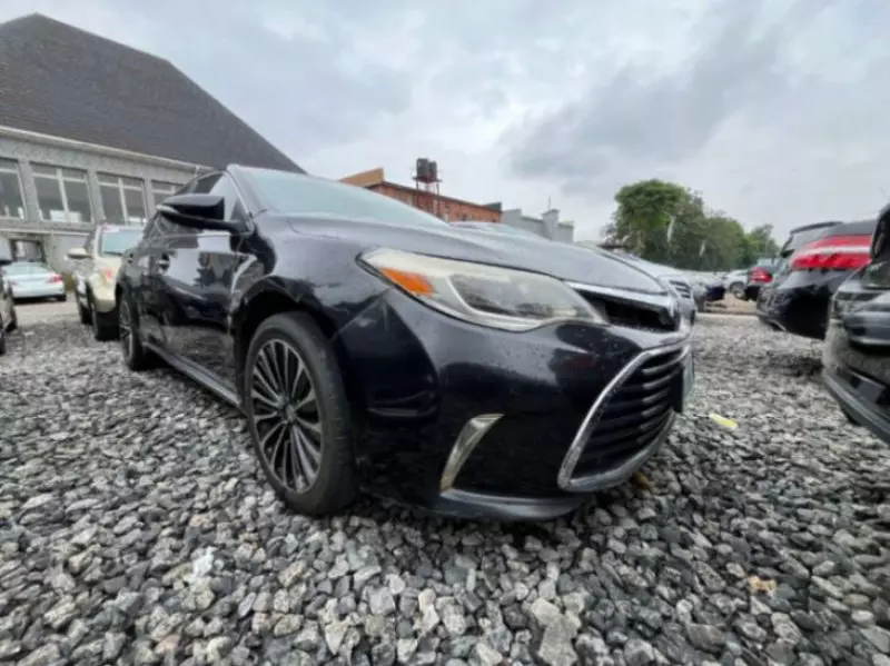 Toyota Avalon   - 2014