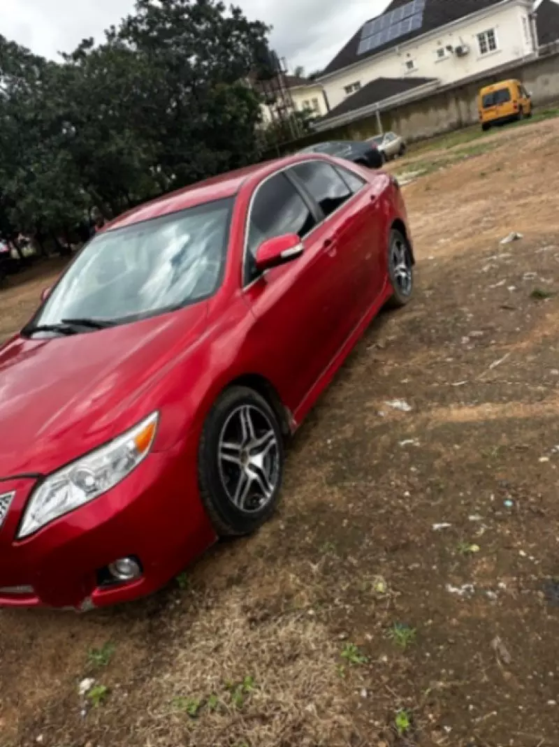 Toyota Camry   - 2009