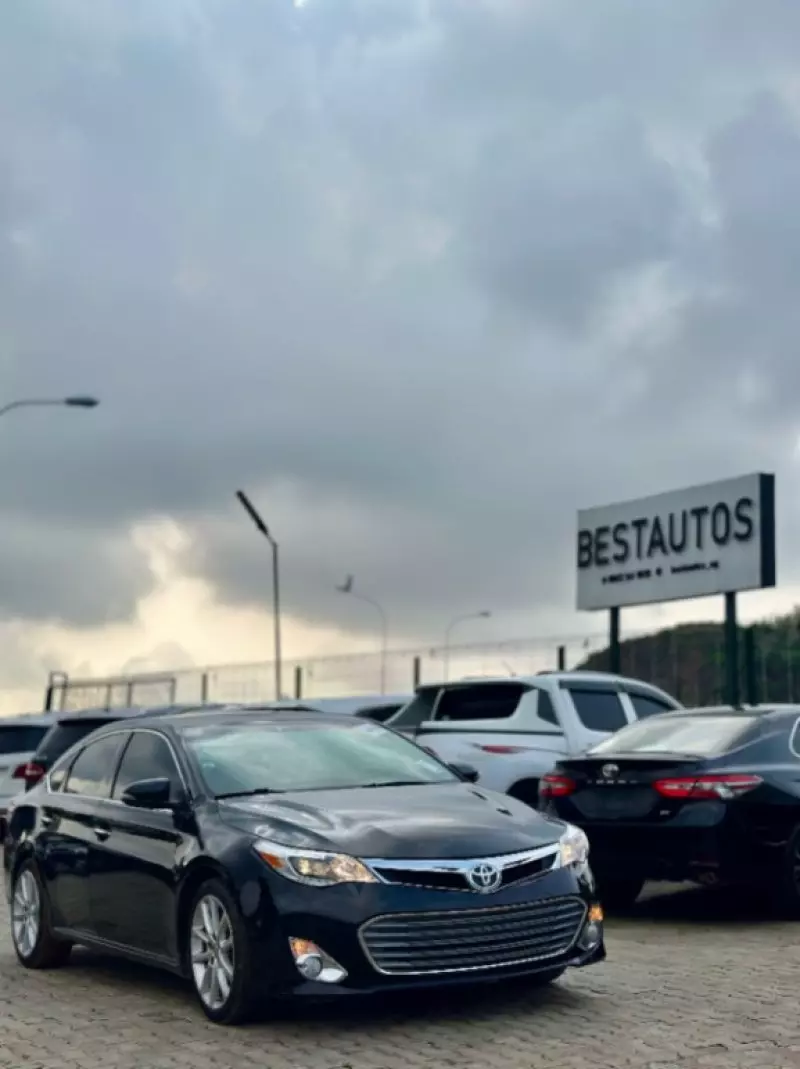 Toyota Avalon   - 2015