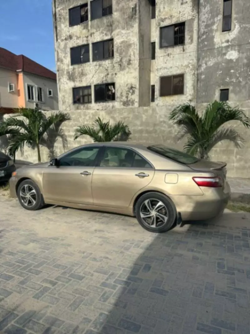 Toyota Camry   - 2008