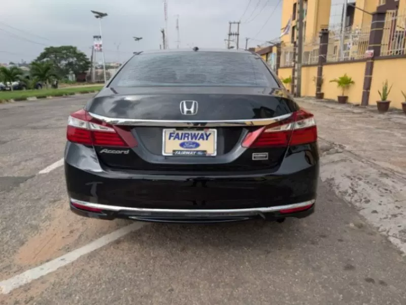 Honda Accord   - 2016