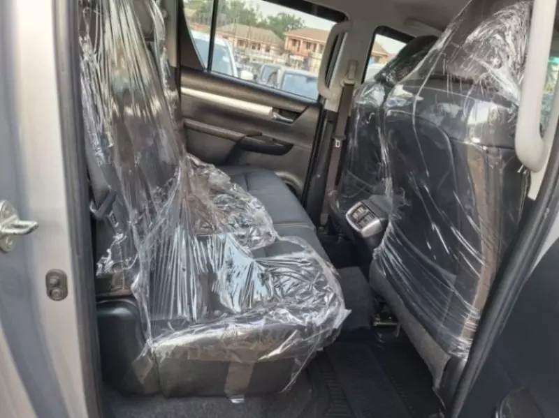 Toyota Hilux   - 2020