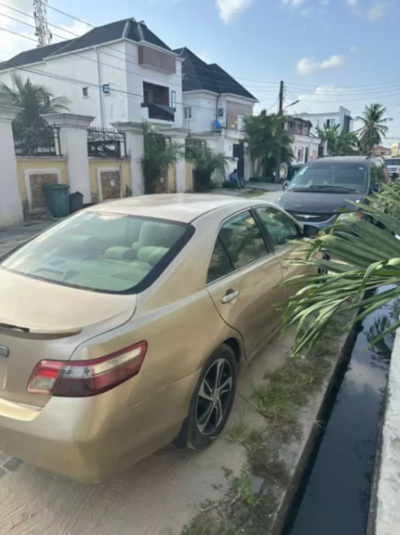 Toyota Camry   - 2008