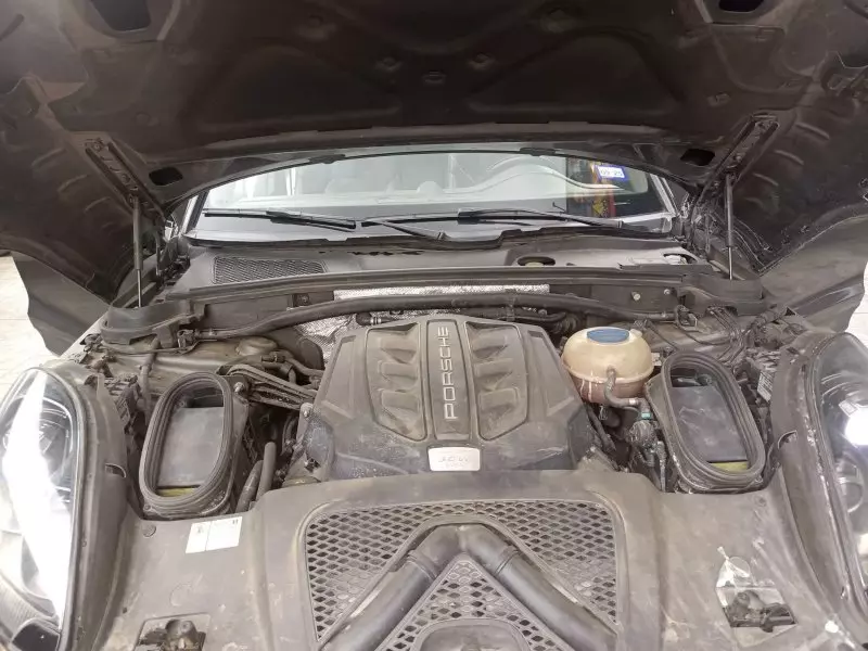 PORSCHE Macan   - 2018