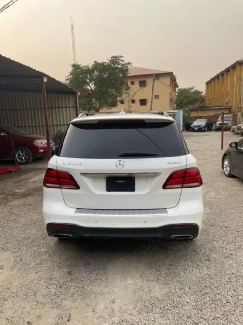 Mercedes-Benz GLE 400 - 2016