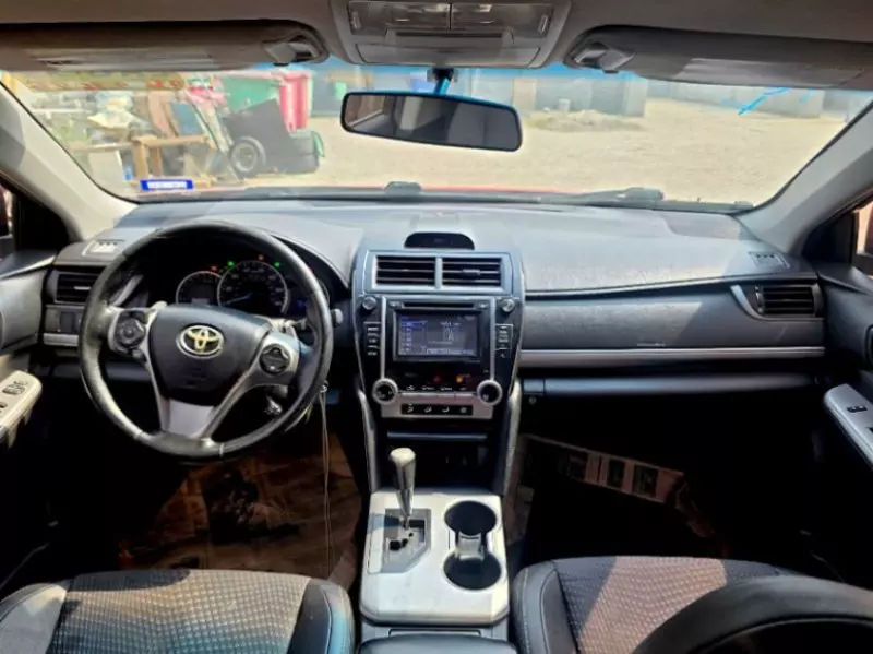 Toyota Camry   - 2013
