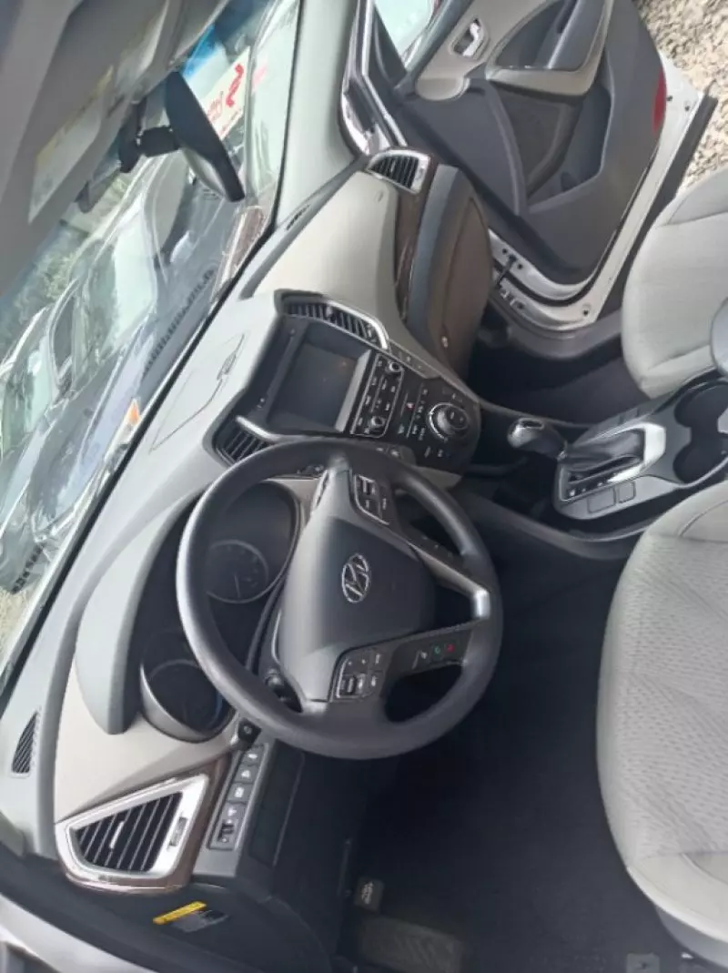 Hyundai Santa Fe   - 2017