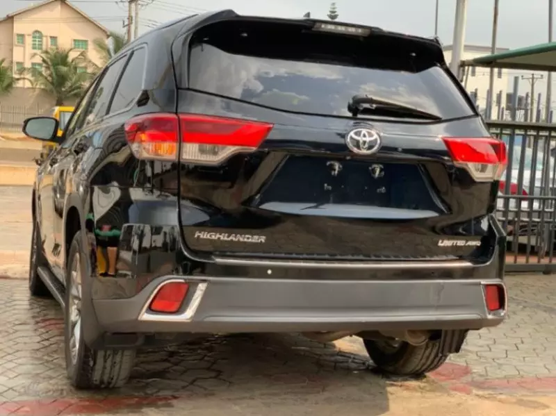 Toyota Highlander   - 2019