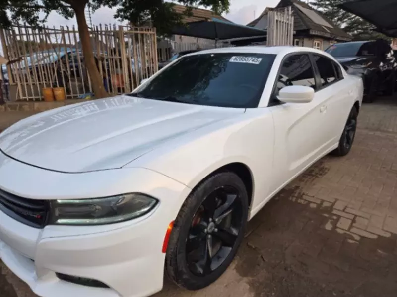 Dodge Charger   - 2017