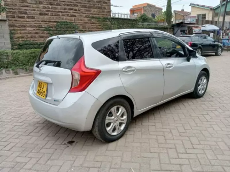 Nissan Note   - 2015