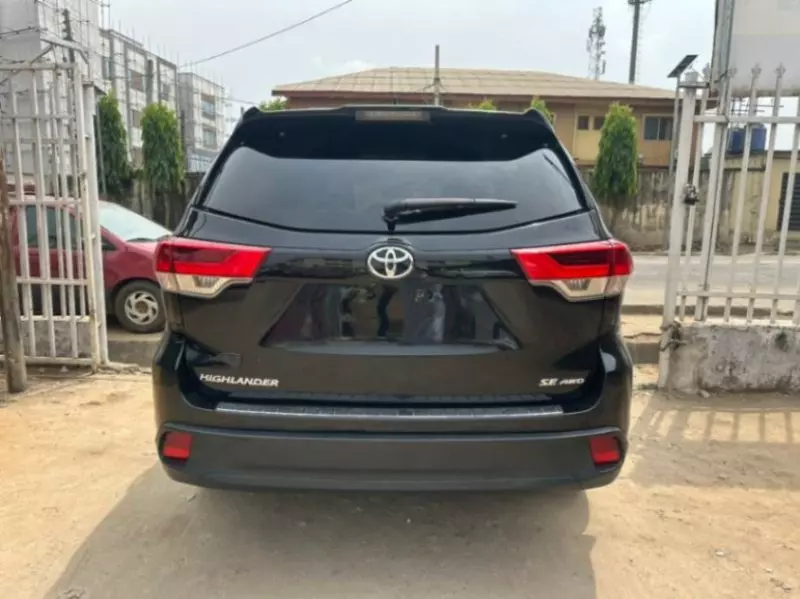 Toyota Highlander   - 2017