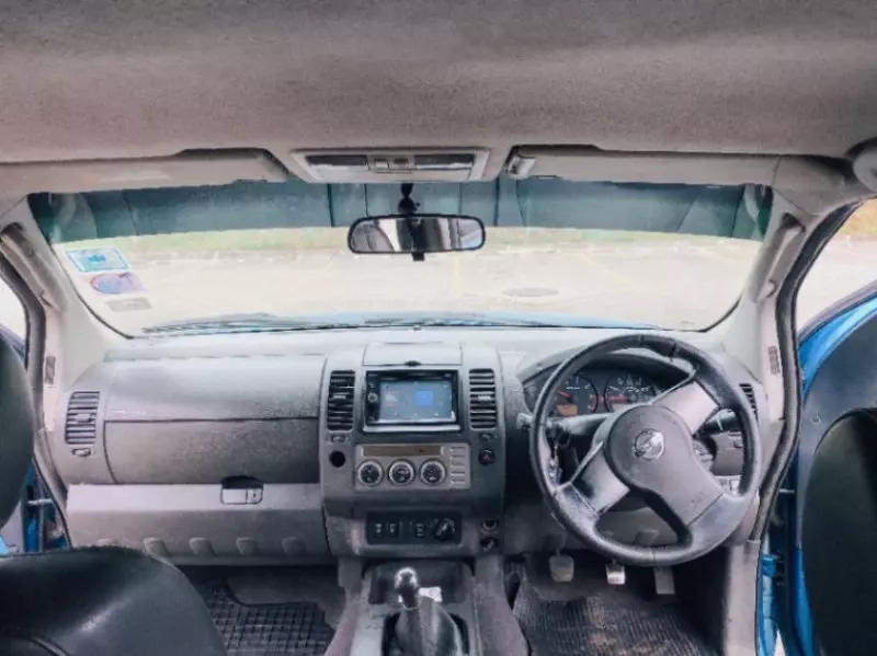 Nissan Navara   - 2005