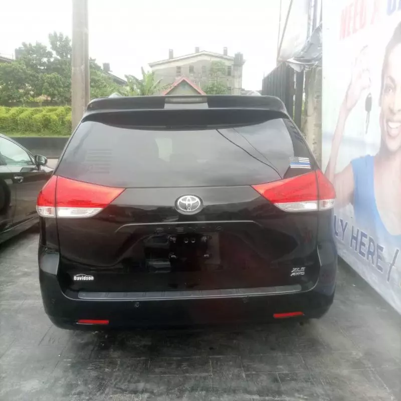 Toyota Sienna   - 2013