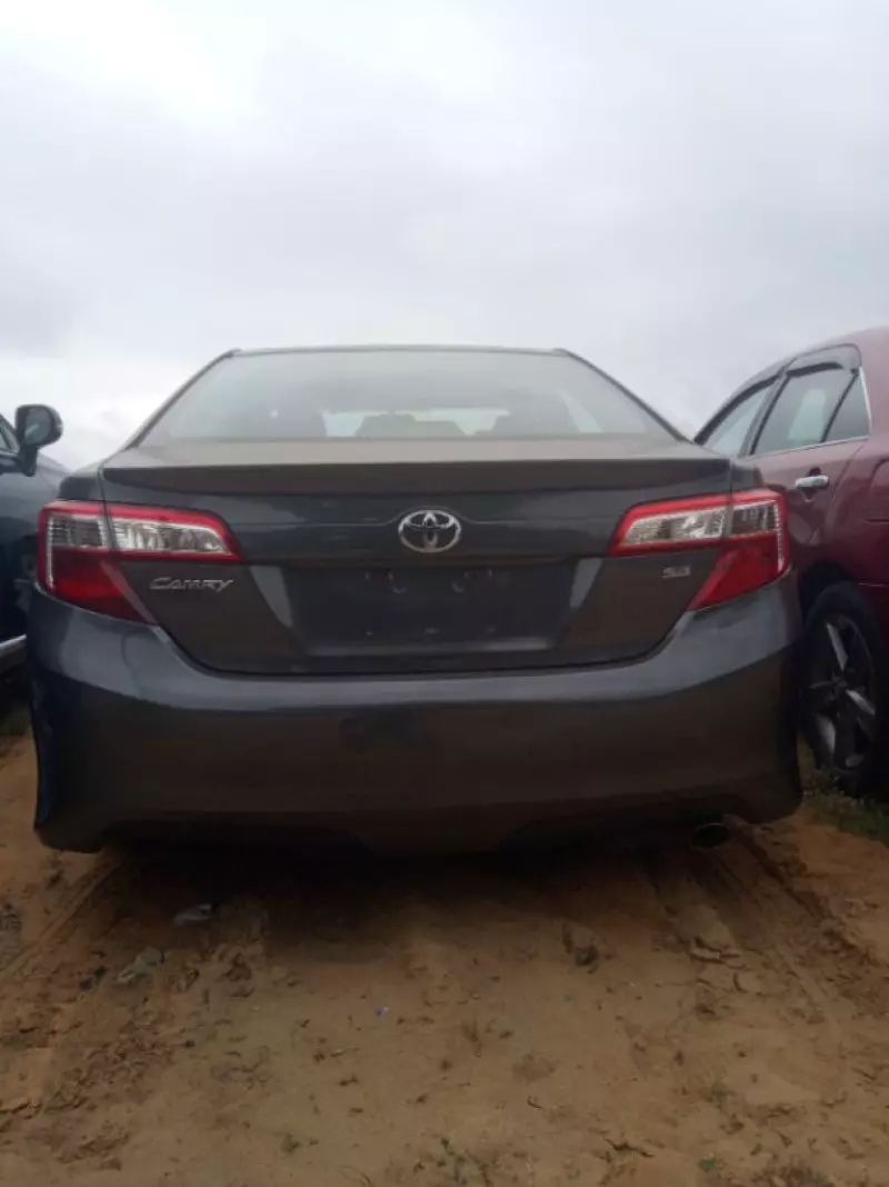 Toyota Camry   - 2012