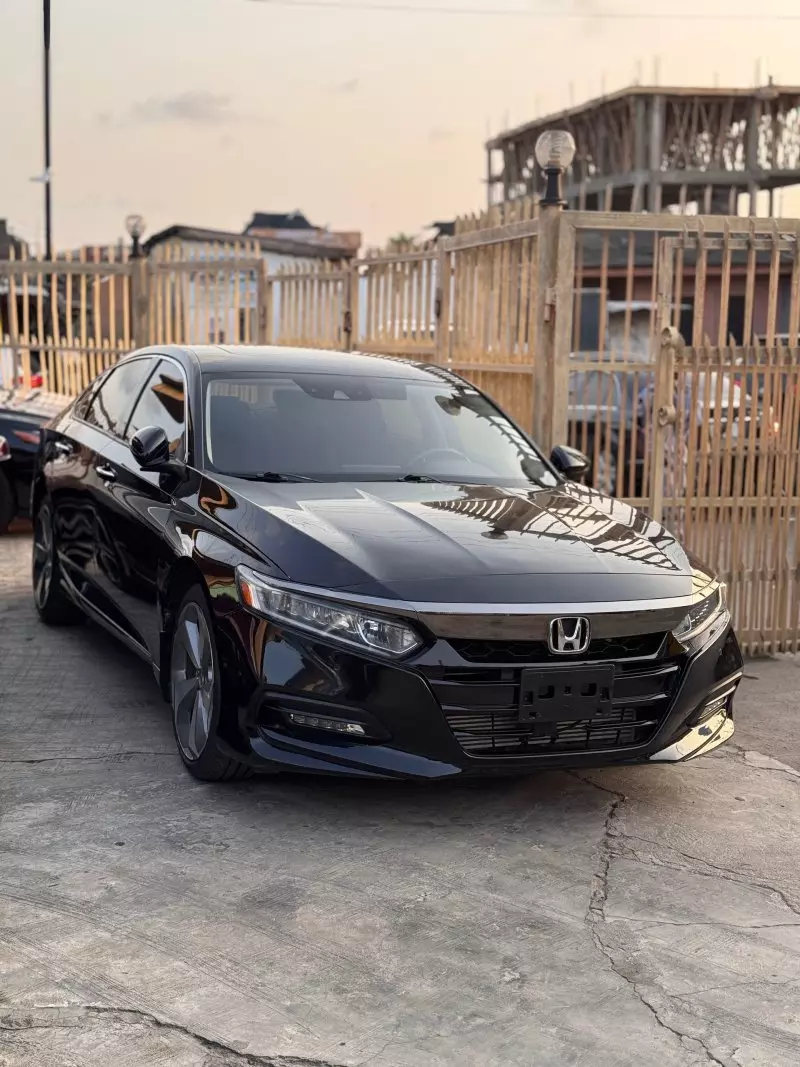 Honda Accord   - 2018