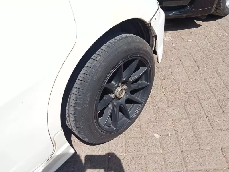 Honda Fit shuttle hybrid   - 2013