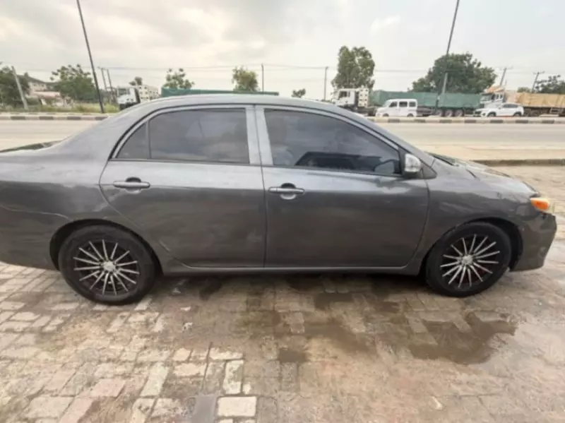 Toyota Corolla   - 2010