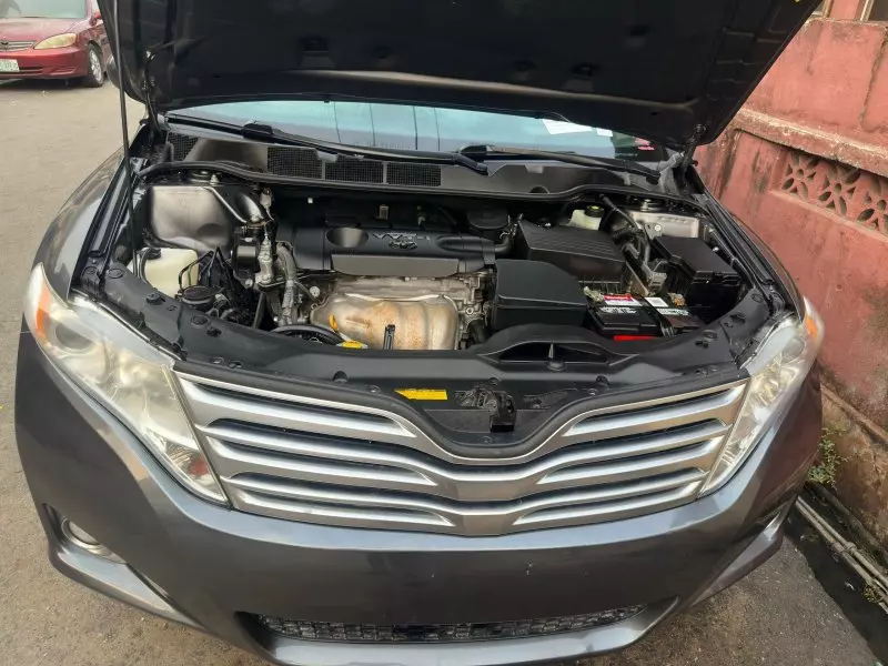 Toyota Venza   - 2012