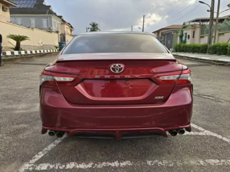 Toyota Camry   - 2018