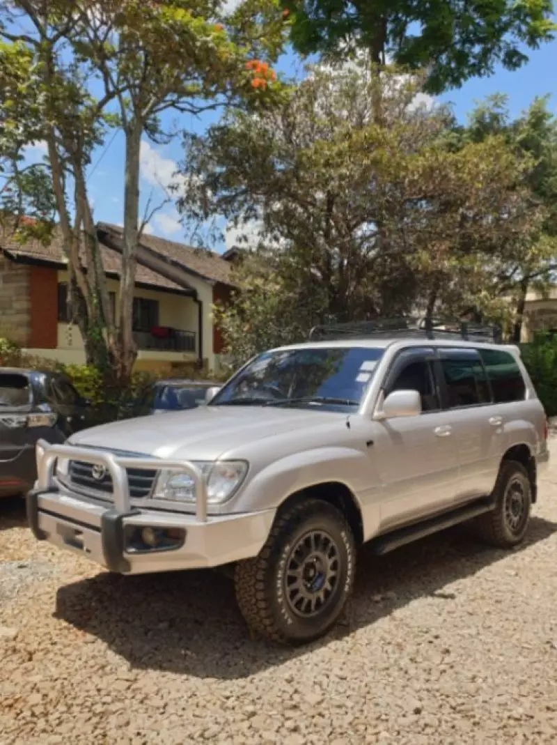 Toyota Land Cruiser   - 2002