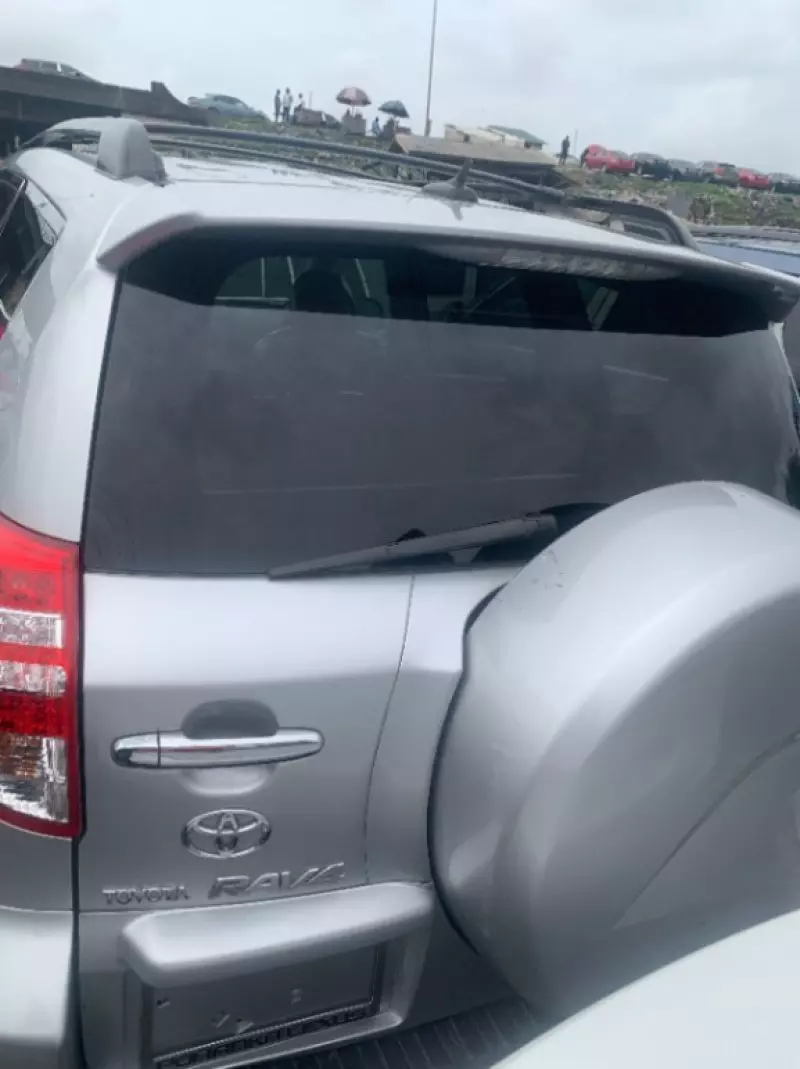 Toyota RAV 4   - 2010