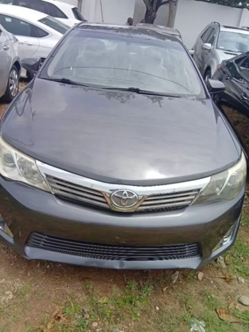 Toyota Camry   - 2013