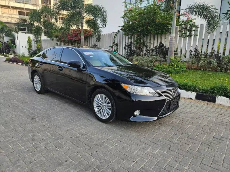 Lexus ES   - 2015