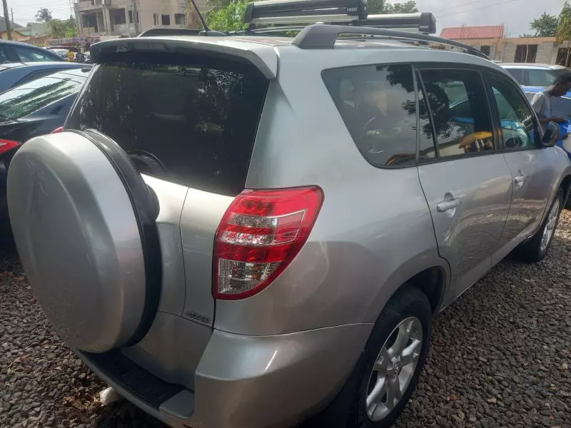 Toyota Rav4   - 2012