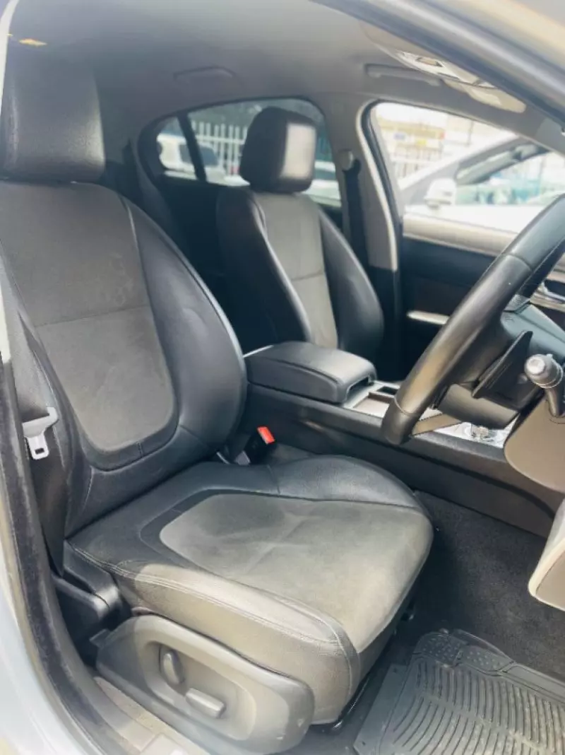 Jaguar XF   - 2017