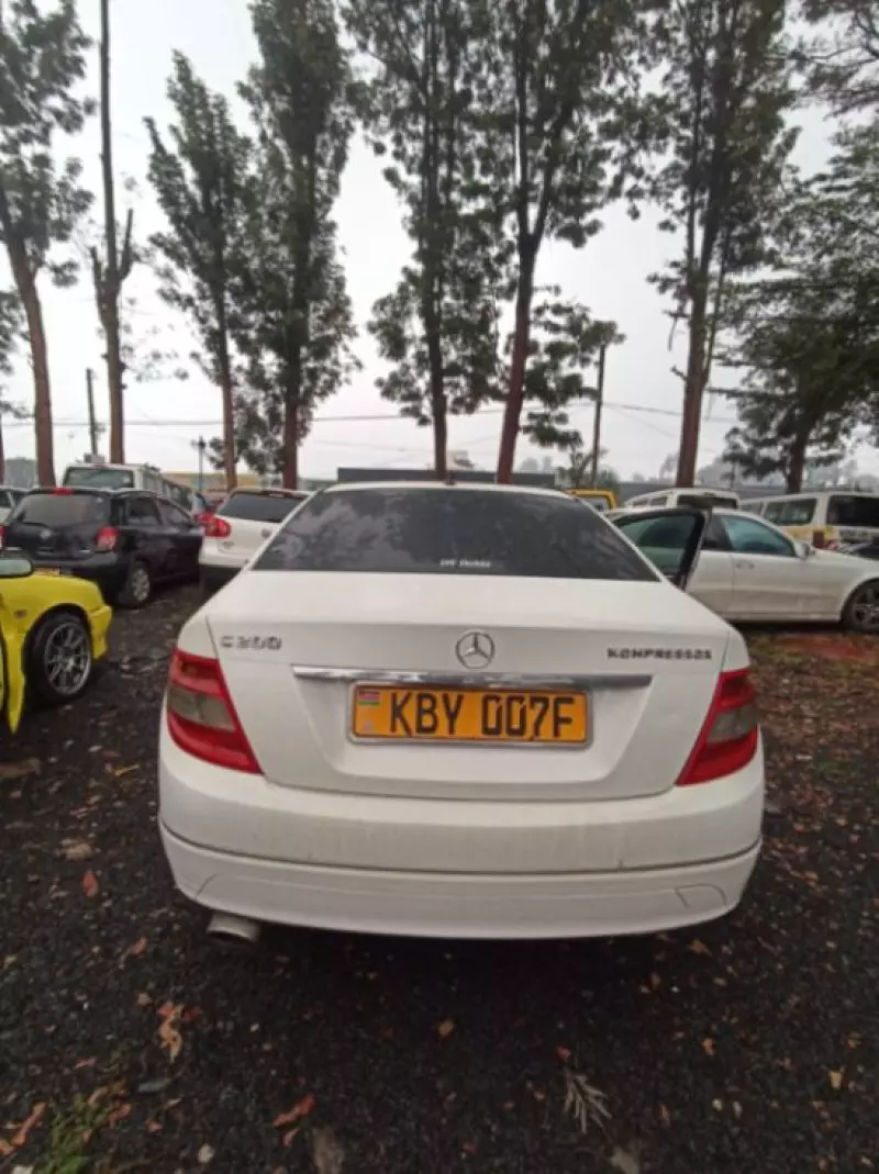 Mercedes-Benz C 200   - 2010