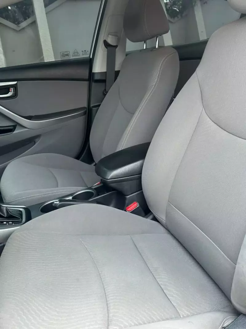 Hyundai Elantra   - 2015