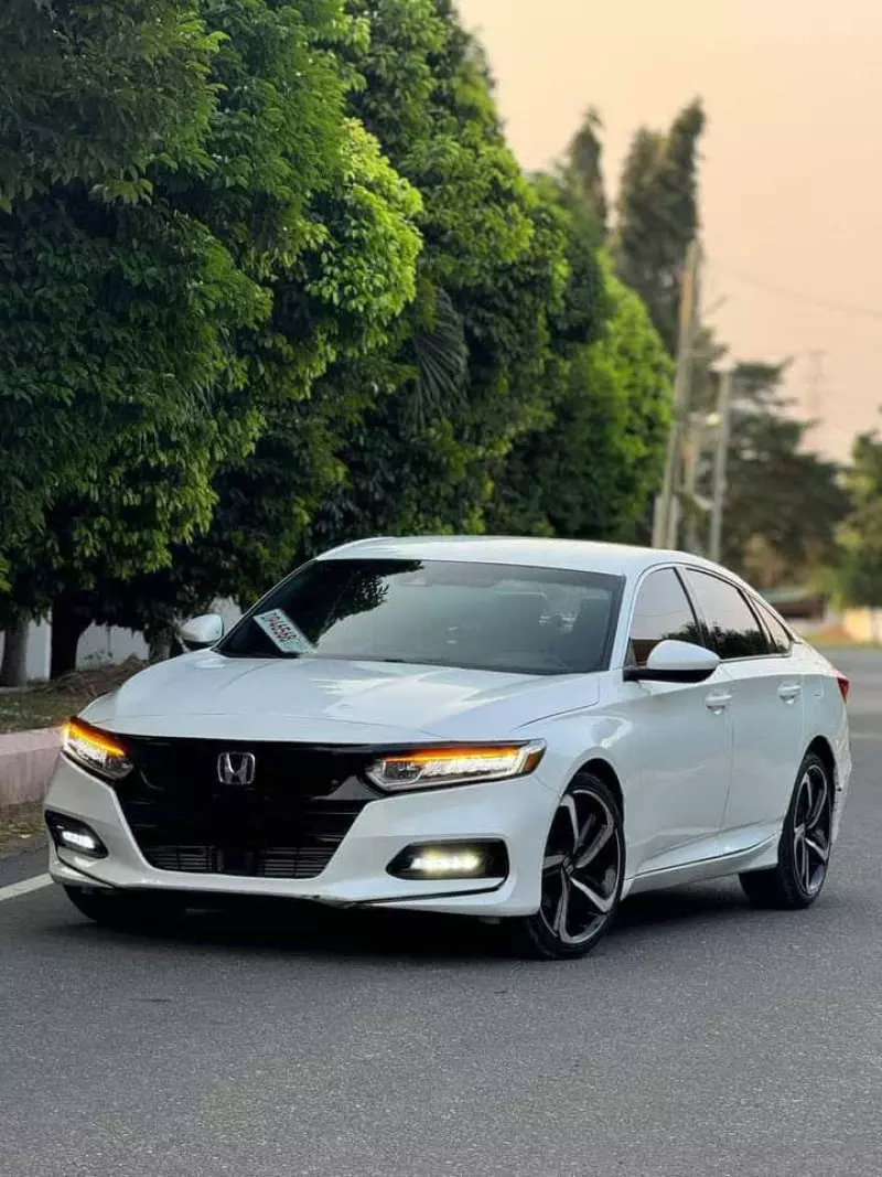 Honda Accord   - 2020