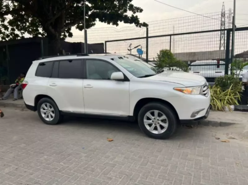 Toyota Highlander   - 2009