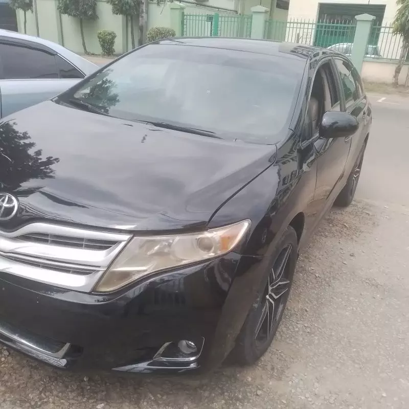 Toyota Venza   - 2011