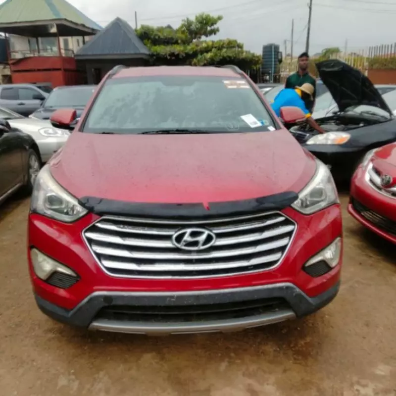Hyundai Santa Fe   - 2013