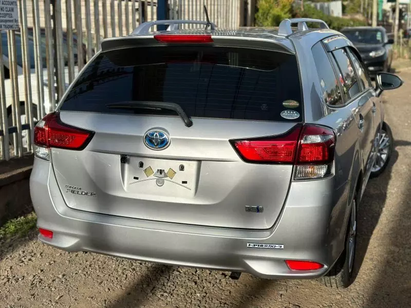 Toyota Fielder hybrid    - 2018